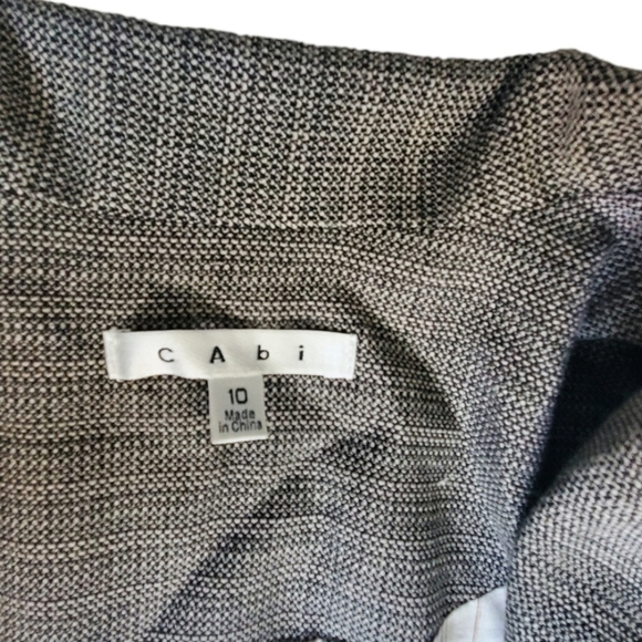 CABI one button blazer 10 - Picture 3 of 7